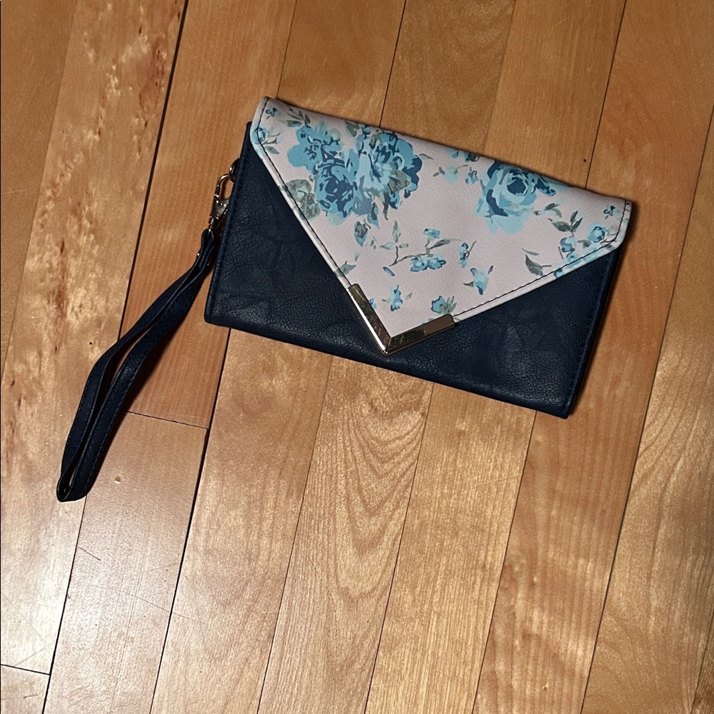 Floral Blue and White Clutch Wallet Bag